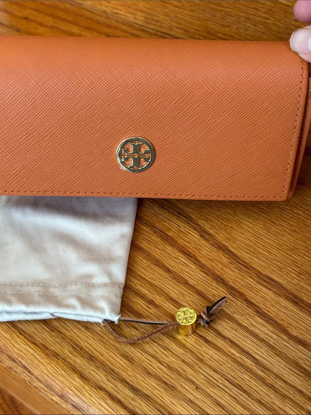 Tory Burch Black Cat-Eye Sunglasses with Brown Gradient Lenses